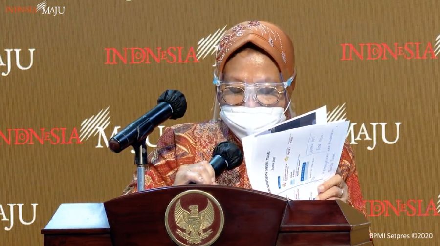 Tri Rismaharini memberikan keterangan pers Menteri terkait hasil ratas, kantor presiden, (29/12/2020). (Tangkapan layar youtube sekpres)