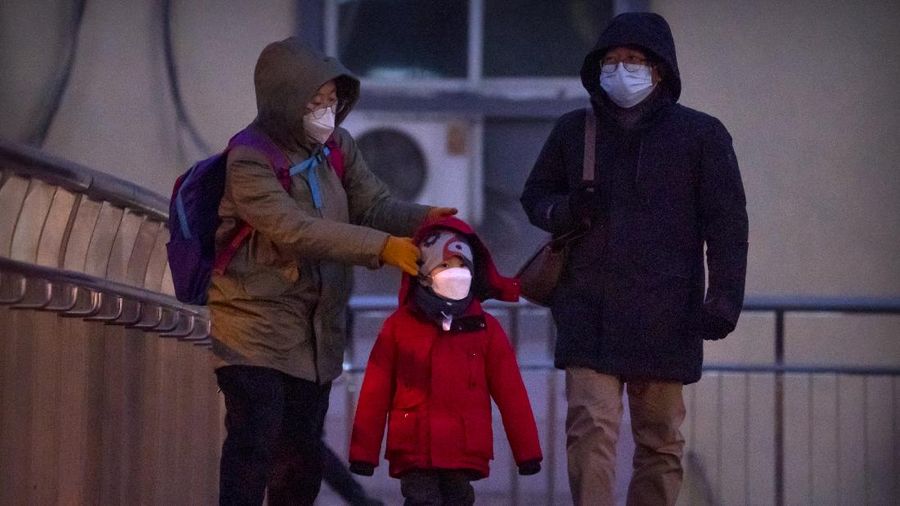Beijing lockdown distrik karena covid meledak. (AP/Mark Schiefelbein)