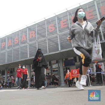 Penampakan Stasiun Pasar Senen Jelang Akhir Tahun