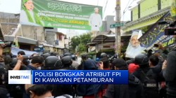 Polisi Bongkar Atribut FPI di Kawasan Petamburan