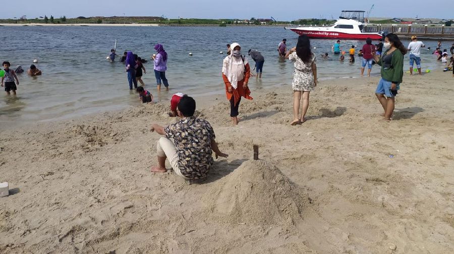 Suasana pantai Ancol di Jakarta. (Dok: Ayos Via CNBC TV)
