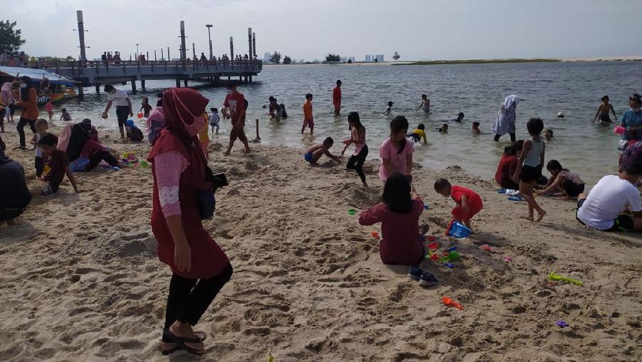 Suasana pantai Ancol di Jakarta. (Dok: Ayos Via CNBC TV)