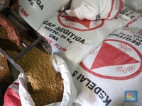 Miris! China Borong Kedelai, RI Kerepotan Bikin Tahu-Tempe!