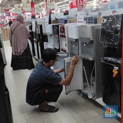 Terungkap! Ini Pertanda Baru Kantong Orang RI Makin Seret