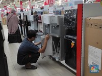 Terungkap! Ini Pertanda Baru Kantong Orang RI Makin Seret