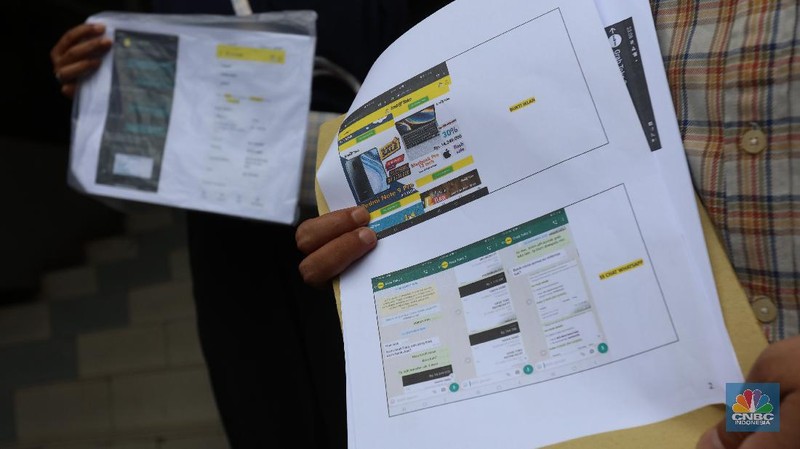 Laporan Korban Dugaan Penipuan Grab Toko di Polda Metro Jaya. (CNBC Indonesia/Tri Susilo)