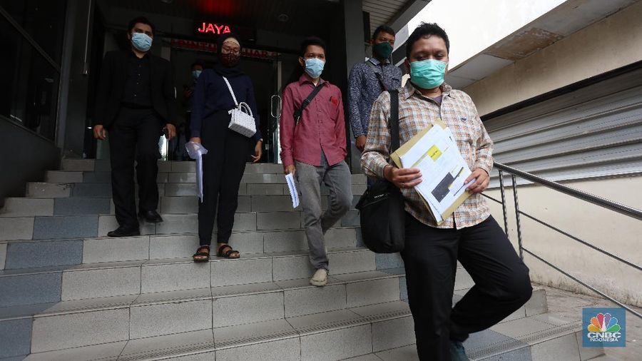 Laporan Korban Dugaan Penipuan Grab Toko di Polda Metro Jaya. (CNBC Indonesia/Tri Susilo)