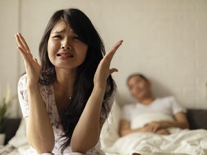 5 Kejadian Saat Makan Bareng Pasangan Ini Bikin Kisah Cinta Berantakan