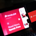 Bikin AS Chaos, Google Suspen Aplikasi Parler & Apple Ikutan?