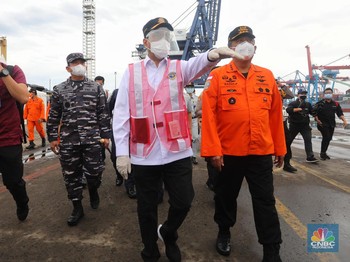 Lapor Jokowi, Menhub Sebut Titik Terang Pencarian SJ-182
