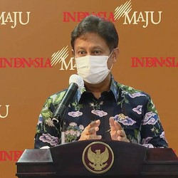 Menkes Budi: Lansia Divaksin Maret-April, Masyarakat Mei