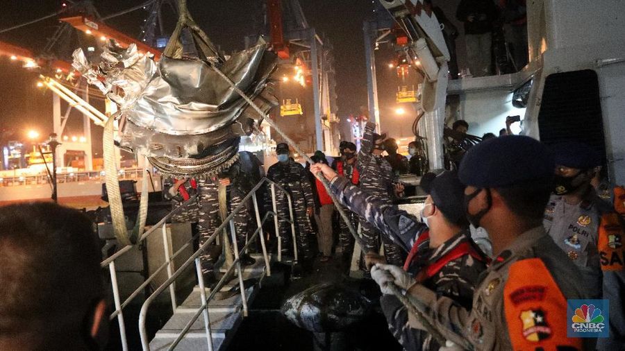 Penemuan Turbin Pesawat Sriwijaya Air SJ182.