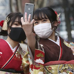 5 Karakter Berdasarkan Foto Medsos, Selfie tak Selalu Narsis