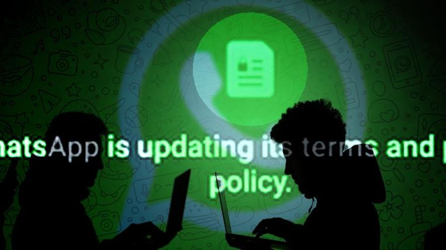 cover topik/ Kebijakan Privasi Baru WhatsApp_Dalam