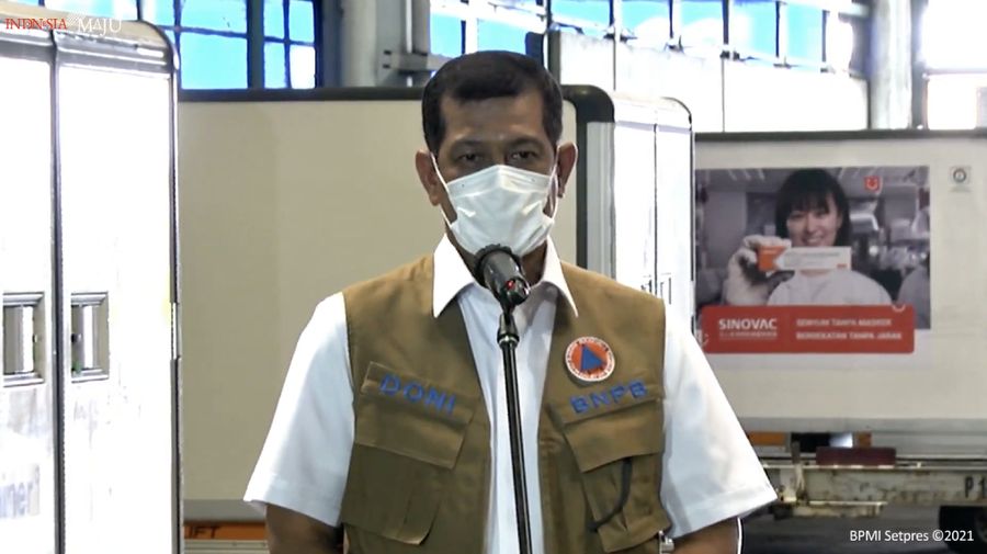 Ketua Satgas Covid-19 Doni Monardo memberikan keterangan pers mengenai kedatangan vaksin Covid-19 Tahap Ketiga