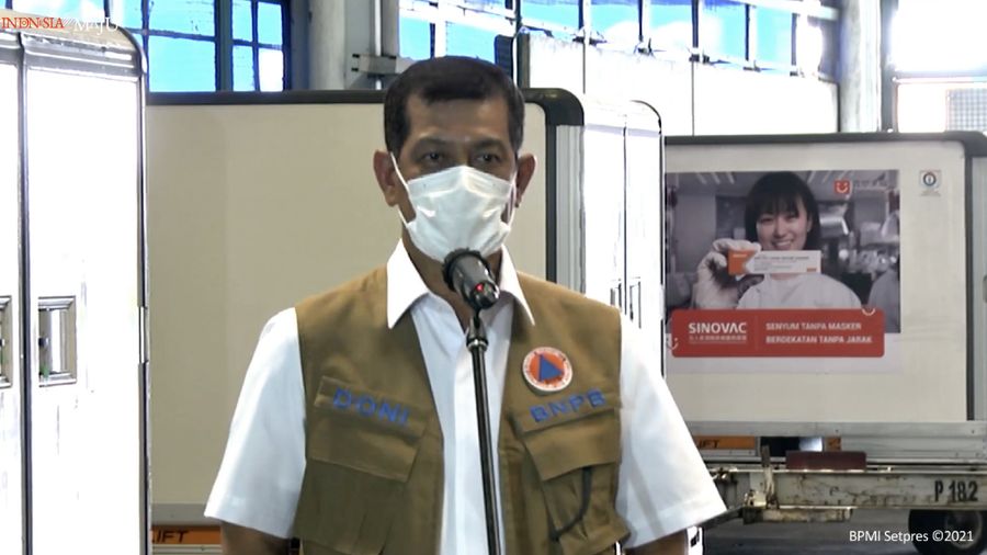 Ketua Satgas Covid-19 Doni Monardo memberikan keterangan pers mengenai kedatangan vaksin Covid-19 Tahap Ketiga, Bandara Soekarno Hatta, 12 Januari 2021. (tangkapan Layar Youtube Sekretariat Presiden)