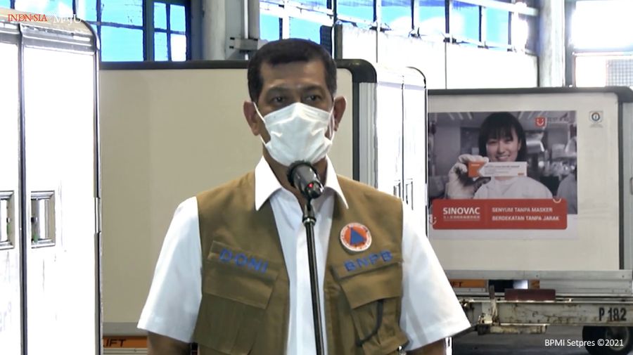 Ketua Satgas Covid-19 Doni Monardo memberikan keterangan pers mengenai kedatangan vaksin Covid-19 Tahap Ketiga, Bandara Soekarno Hatta, 12 Januari 2021. (tangkapan Layar Youtube Sekretariat Presiden)
