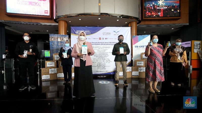 Dompet Amal TRANSMEDIA bersama CT ARSA Foundation Salurkan Donasi Tahap ke-9 untuk Penanganan Covid-19 (CNBC Indonesia/ Andrean Kristianto)