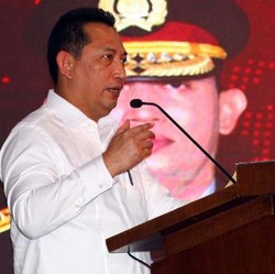 'Jokowi Ingin Dikawal Listyo Sigit Sampai Akhir Masa Jabatan'