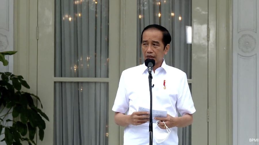Presiden Joko Widodo memberikan keretangan pers usai menerima vaksinasi Covid-19 Perdana di Indonesia, 13 Januari 2021. (tangkapan Layar Youtube Sekretariat Presiden)