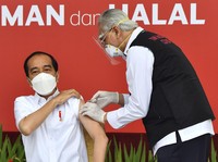Disuntik Vaksin Sinovac, Jokowi : Nggak Terasa!
