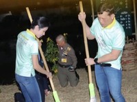 Ini Potret Terbaru Kemesraan Raja Thailand & Selir Sineenat