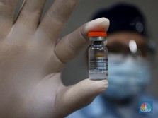 Momen Tenaga Kesehatan RI Mulai Jalani Vaksinasi Covid-19