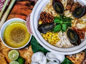 Unik! 5 Racikan Bubur Ayam Ini Digoreng hingga Dibakar