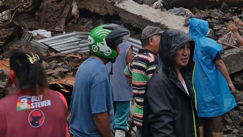 Banjir Dan Tanah Longsor Di Manado 5 Orang Meninggal Dunia