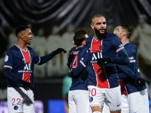 Persib Dirumorkan Negosiasi dengan Eks Bek PSG Layvin Kurzawa