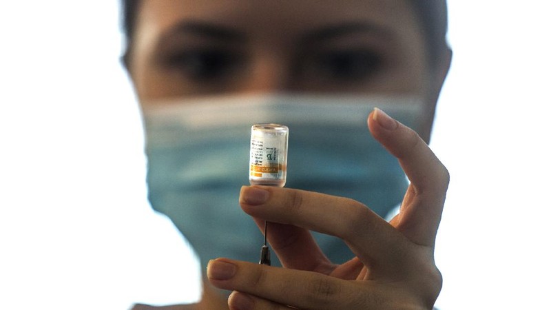 Brasil akhirnya menyetujui penggunaan darurat vaksin corona China Sinovac Biotech Ltd. (AP/Carla Carniel)