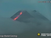 Siaga! Merapi Muntahkan Lahar & Awan Panas