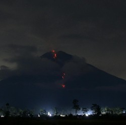 RI Waspada, 3 Gunung Ini dalam Kondisi Siaga