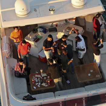 Potret Kaum Jet Set Pesta Yacht Kala Pandemi di Dubai