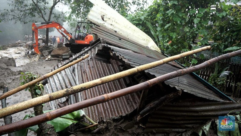 Banjir bandang yang melanda Kampung Gunung Mas, Tugu Selatan, Cisarua, Kabupaten Bogor, Jawa Barat. (CNBC Indonesia/Muhammad Sabki)