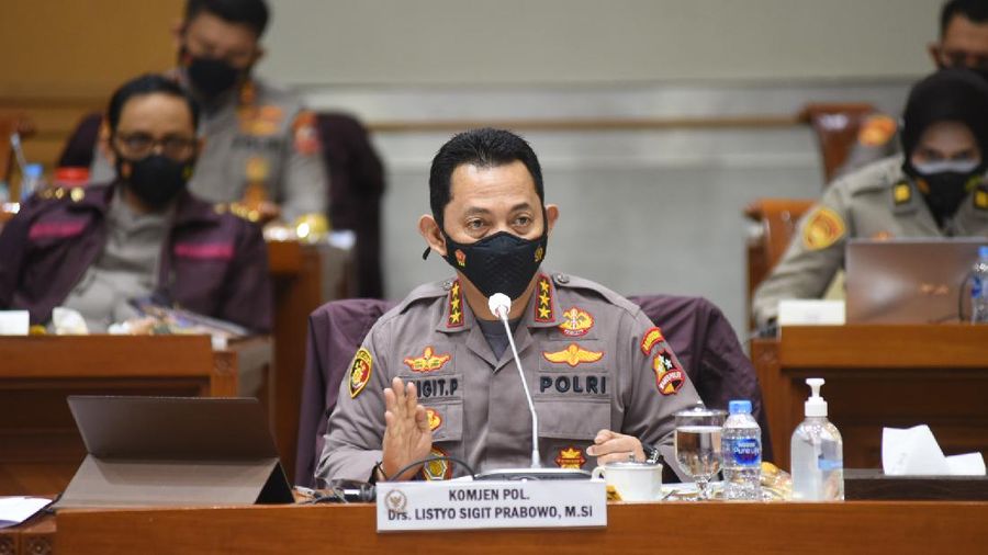 Calon Kapolri Komjen Pol Listyo Sigit Prabowo menjalani uji kelayakan dan kepatutan dengan Komisi III DPR setelah sebelumnya menyerahkan makalah berisi visi dan misi Sigit jika terpilih sebagai Kapolri. (Dok: Ist)