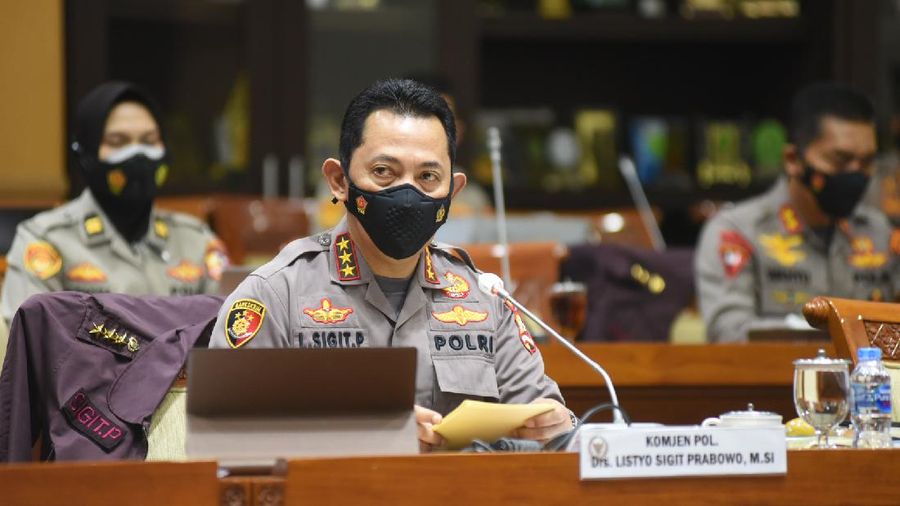 Calon Kapolri Komjen Pol Listyo Sigit Prabowo menjalani uji kelayakan dan kepatutan dengan Komisi III DPR setelah sebelumnya menyerahkan makalah berisi visi dan misi Sigit jika terpilih sebagai Kapolri. (Dok: Ist)