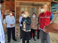 Pertamina Salurkan Bantuan Bencana Alam Manado Bersama Mensos