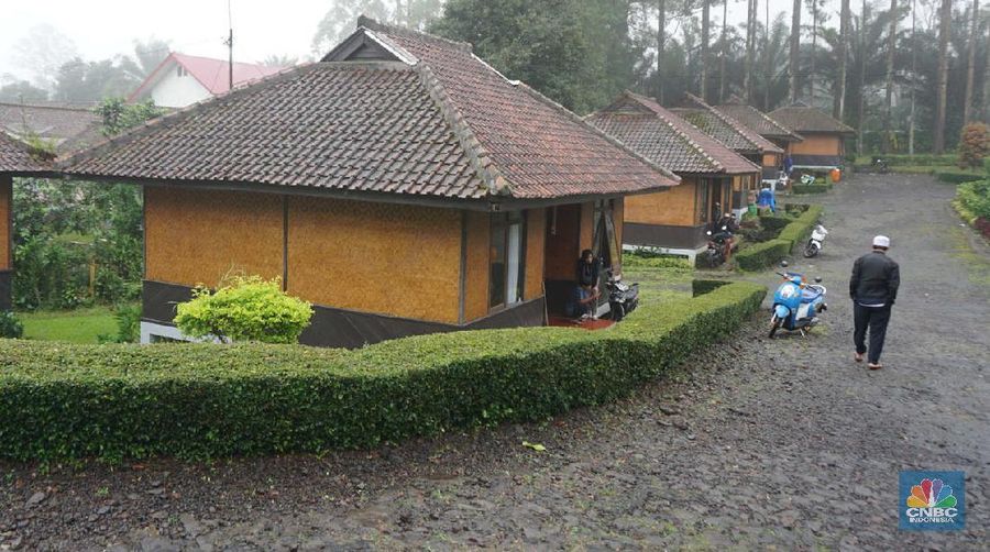 Lokasi wisata yang terdampak banjir bandang di puncak Bogor. (CNBC Indonesia/Muhammad Sabki)