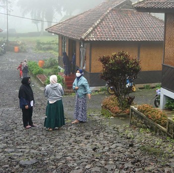 Ini Pengungsian Mereka yang Terdampak Banjir Bandang Puncak