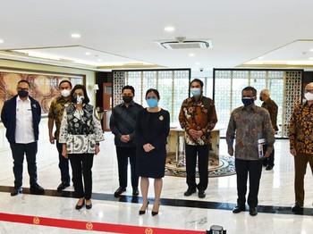 Pejabat SWF Jokowi Diumumkan, Saham Konstruksi Terbang!