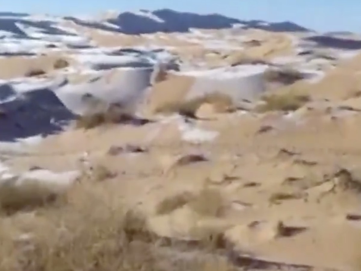 Hujan Salju Langka Terjadi di Gurun Atacama, Operasi Teleskop ALMA Terganggu