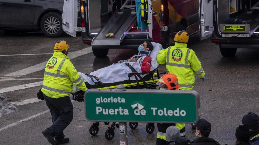 Sebuah ledakan akibat kebocoran gas di Ibu Kota Madrid, Spanyol, pada Rabu (20/1/2021) kemarin menewaskan empat orang. (AP/Paul White)