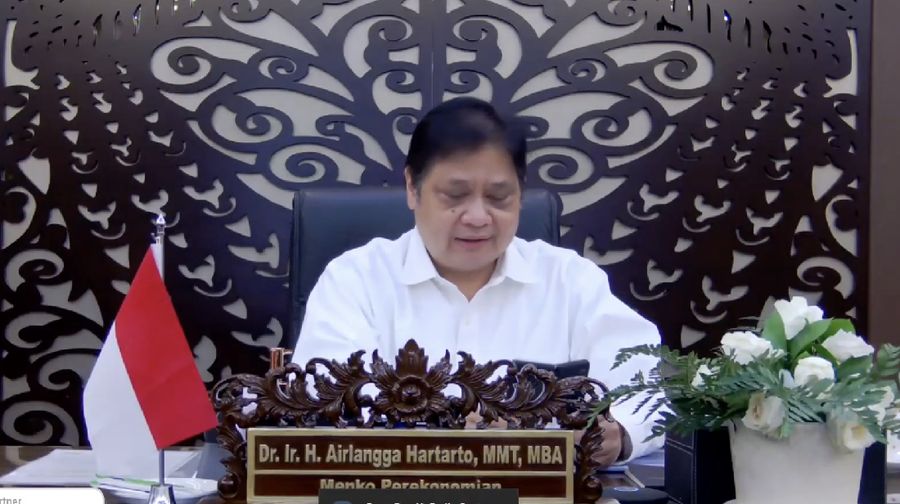 Airlangga Hartarto , Menko Perekonomian dalam acara covid-19 dan percepatan pemulihan ekonomi 2021: Harapan, Tantangan dan Strategi Kebijakan. (Tangkapan layar youtube UI)