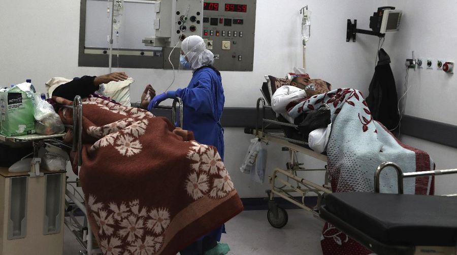 Bentrokan terjadi di Lebanon utara antara pasukan keamanan dan demonstran yang marah karena lockdown (penguncian) terkait virus Corona. (AP/STR)