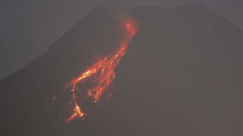 Erupsi Gunung Merapi. (AP/Slamet Riyadi)