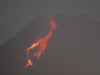 Penampakan Awan Panas Guguran Gunung Merapi