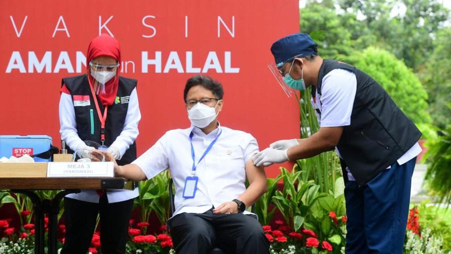 Menteri Kesehatan Budi Gunadi Sadikin usai merima Vaksinasi COVID-19 Tahap Kedua di Istana Kepresidenan Jakarta, Rabu, 27 Januari 2021. (Dok: Muchlis Jr - Biro Pers Sekretariat Presiden)