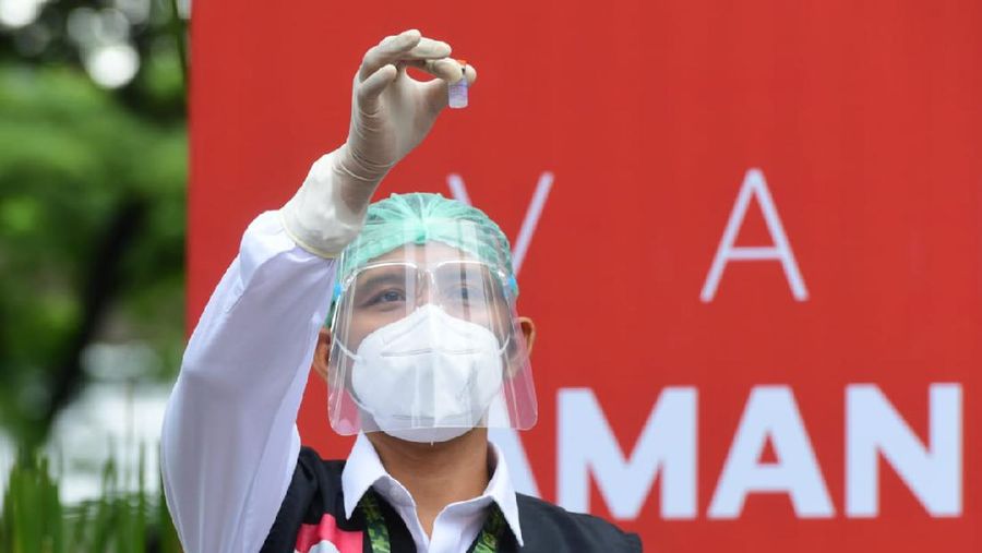 Presiden Joko Widodo merima Vaksinasi COVID-19 Tahap Kedua di Istana Kepresidenan Jakarta, Rabu, 27 Januari 2021. (Dok: Muchlis Jr - Biro Pers Sekretariat Presiden)