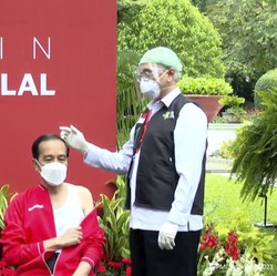 Divaksin Dosis Kedua, Jokowi: Rasanya Sama Saja!